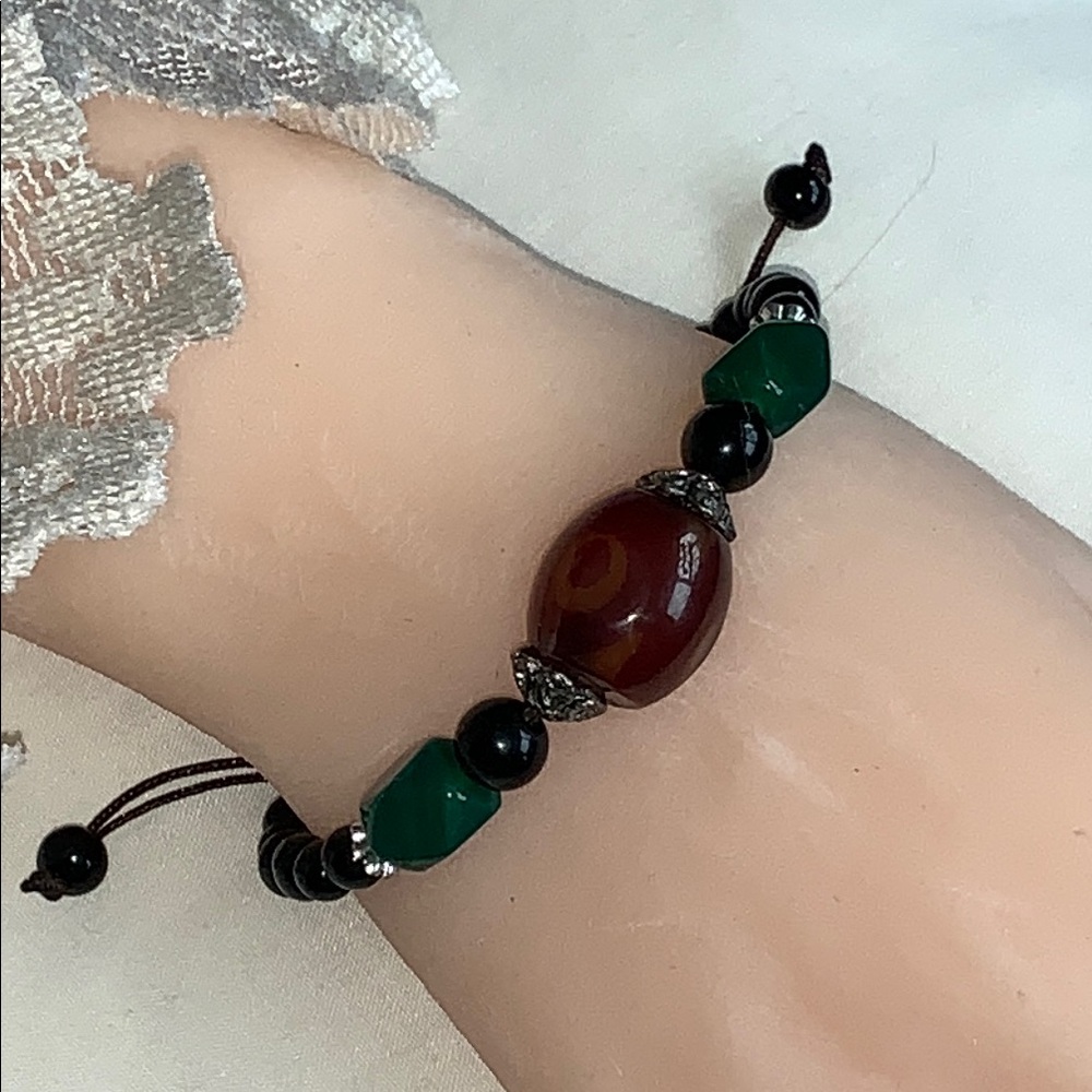 Elegant Beaded natural stones Bracelet with Red and Green Accents Y2k